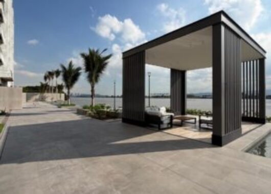 En Alquiler Departamento de 3 Dorm, de Estreno Planta Baja con Preciosa Vista Al Río