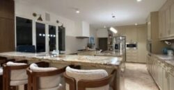 Hermosa Casa de 5 Dorm. Remodelada en La Puntilla Vista Al Río