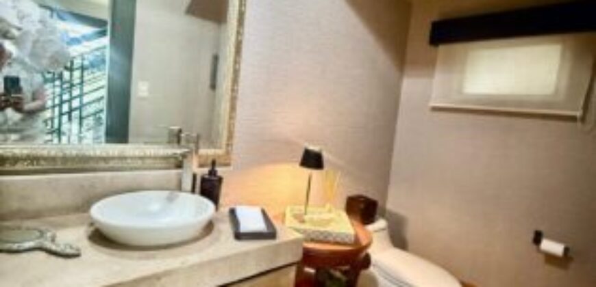 Hermosa Casa en Venta, Impecable Ubicada en El Km 8 de La Vía Samborondon