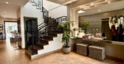 Hermosa Casa en Venta, Impecable Ubicada en El Km 8 de La Vía Samborondon