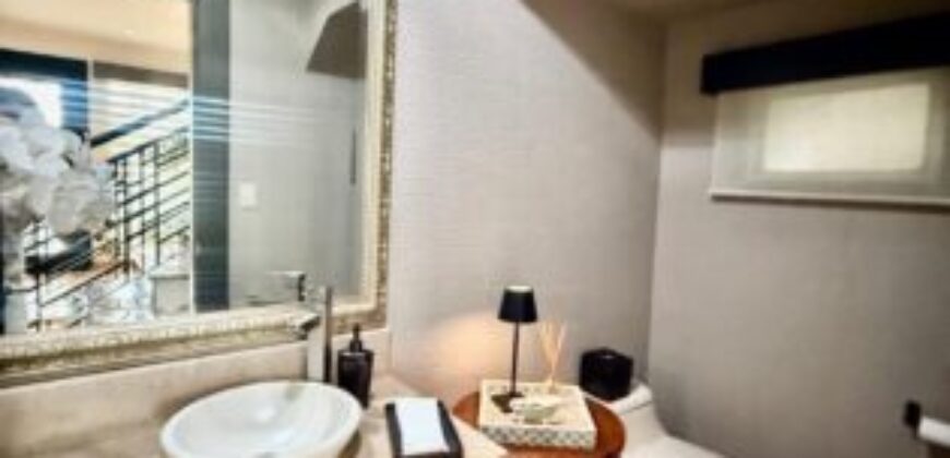 Hermosa Casa en Venta, Impecable Ubicada en El Km 8 de La Vía Samborondon