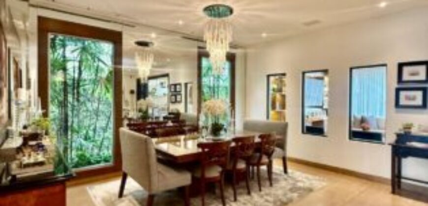 Hermosa Casa en Venta, Impecable Ubicada en El Km 8 de La Vía Samborondon