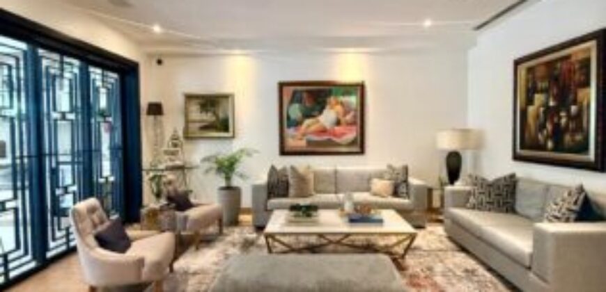 Hermosa Casa en Venta, Impecable Ubicada en El Km 8 de La Vía Samborondon