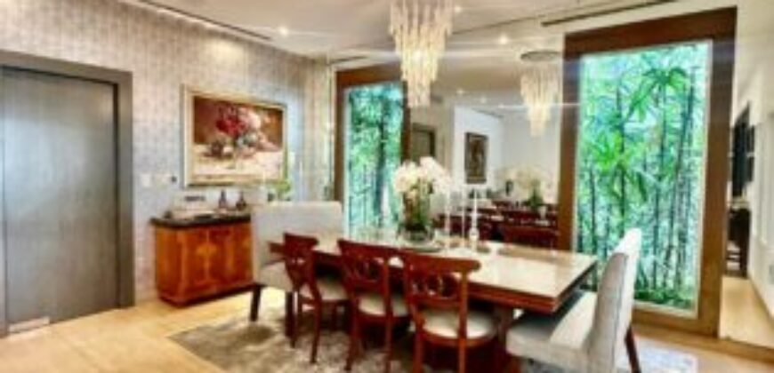 Hermosa Casa en Venta, Impecable Ubicada en El Km 8 de La Vía Samborondon