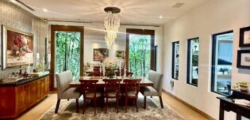 Hermosa Casa en Venta, Impecable Ubicada en El Km 8 de La Vía Samborondon