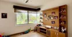 Hermosa Casa en Venta, Impecable Ubicada en El Km 8 de La Vía Samborondon