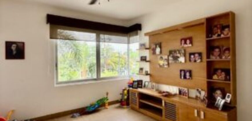 Hermosa Casa en Venta, Impecable Ubicada en El Km 8 de La Vía Samborondon