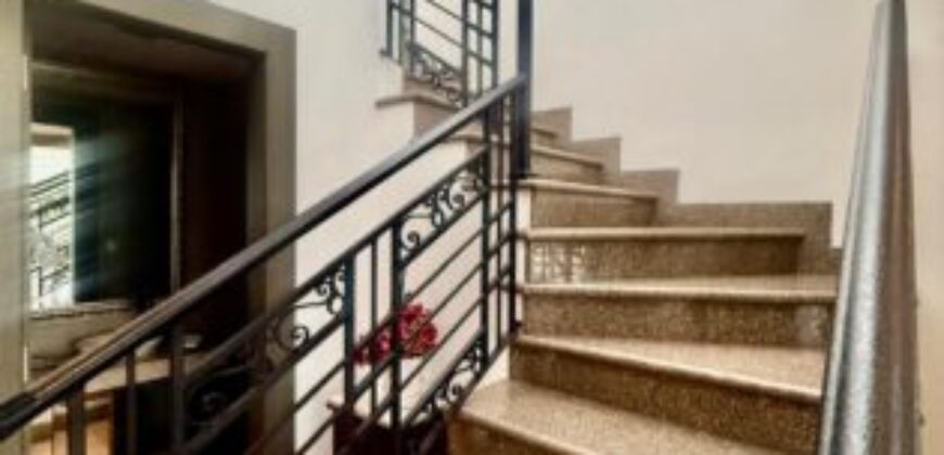 Hermosa Casa en Venta, Impecable Ubicada en El Km 8 de La Vía Samborondon