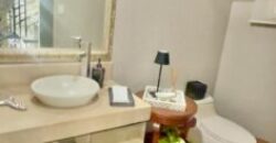 Hermosa Casa en Venta, Impecable Ubicada en El Km 8 de La Vía Samborondon