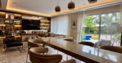 Hermosa Casa en Venta, Impecable Ubicada en El Km 8 de La Vía Samborondon