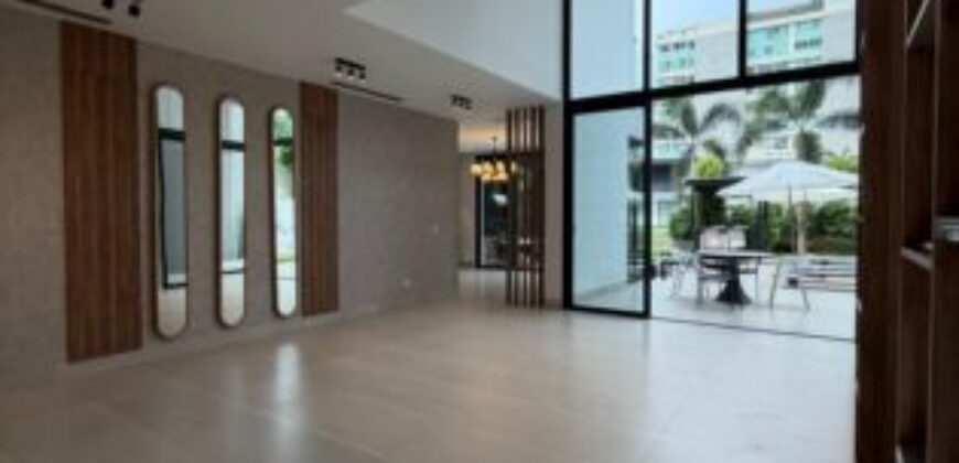 Preciosa E Impecable Casa de 5 Dorm, al Lago en Venta en Isla Mocoli