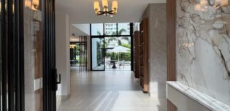 Preciosa E Impecable Casa de 5 Dorm, al Lago en Venta en Isla Mocoli
