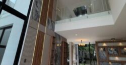 Preciosa E Impecable Casa de 5 Dorm, al Lago en Venta en Isla Mocoli