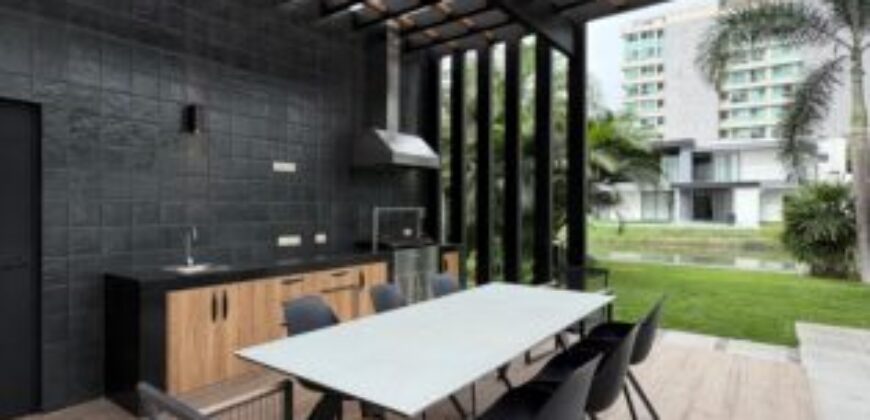 Preciosa E Impecable Casa de 5 Dorm, al Lago en Venta en Isla Mocoli