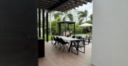 Preciosa E Impecable Casa de 5 Dorm, al Lago en Venta en Isla Mocoli