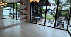 Preciosa E Impecable Casa de 5 Dorm, al Lago en Venta en Isla Mocoli