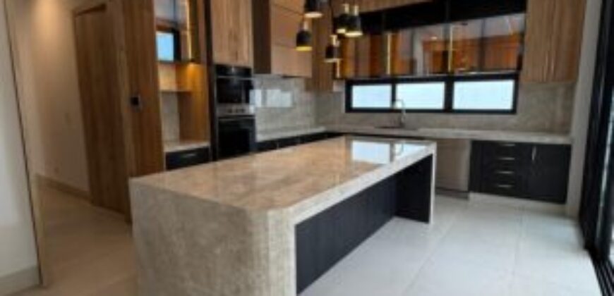 Preciosa E Impecable Casa de 5 Dorm, al Lago en Venta en Isla Mocoli