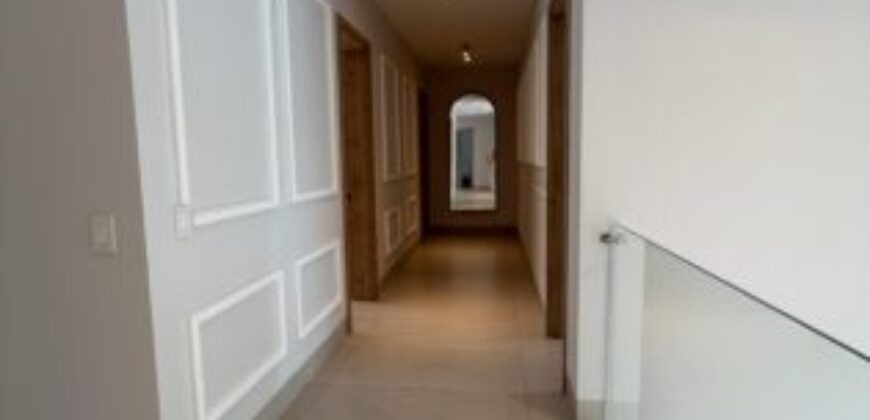 Preciosa E Impecable Casa de 5 Dorm, al Lago en Venta en Isla Mocoli