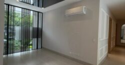 Preciosa E Impecable Casa de 5 Dorm, al Lago en Venta en Isla Mocoli