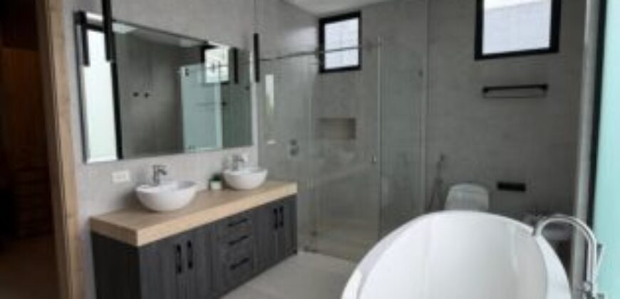 Preciosa E Impecable Casa de 5 Dorm, al Lago en Venta en Isla Mocoli