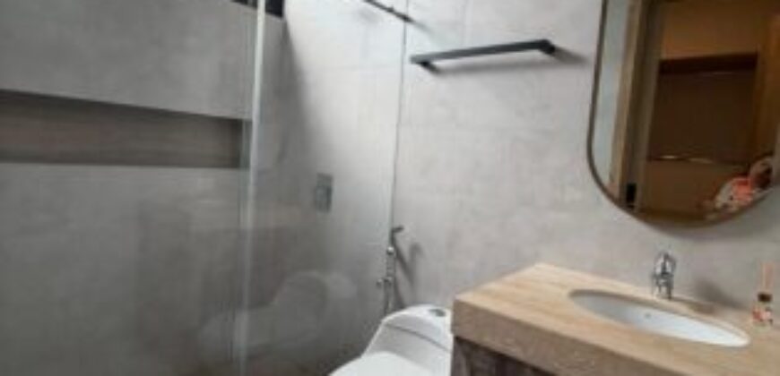 Preciosa E Impecable Casa de 5 Dorm, al Lago en Venta en Isla Mocoli
