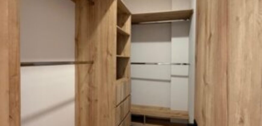 Preciosa E Impecable Casa de 5 Dorm, al Lago en Venta en Isla Mocoli