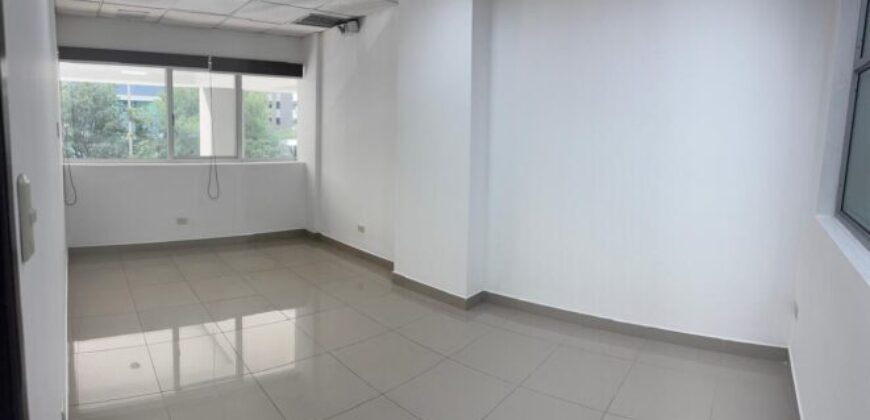 Oficina de 76 m² en Alquiler, en Parque Empresarial Colon