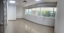 Oficina de 76 m² en Alquiler, en Parque Empresarial Colon