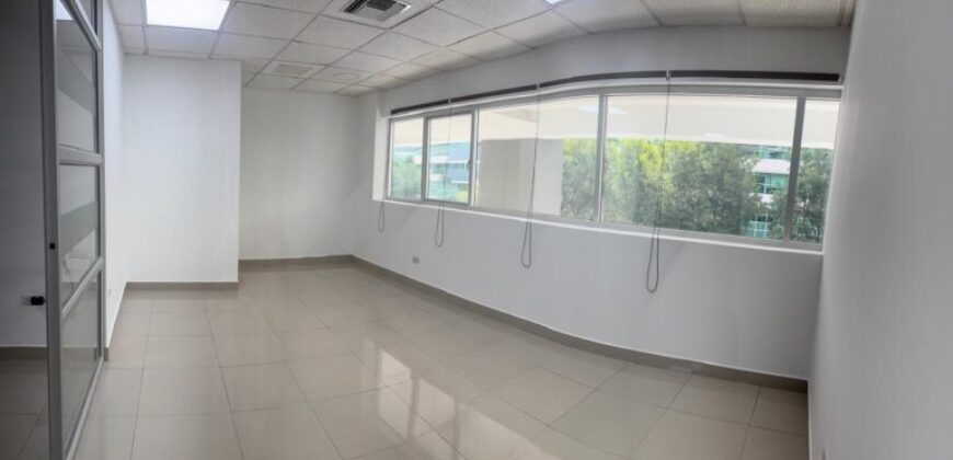 Oficina de 76 m² en Alquiler, en Parque Empresarial Colon