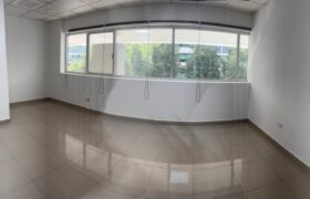 Oficina de 76 m² en Alquiler, en Parque Empresarial Colon