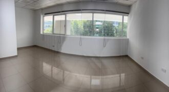 Oficina de 76 m² en Alquiler, en Parque Empresarial Colon