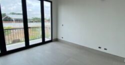 Casa de 4 Dorm. por Estrenar en Preventa – Urb. Aires Norte