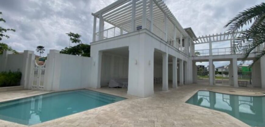 Casa de 4 Dorm. por Estrenar en Preventa – Urb. Aires Norte