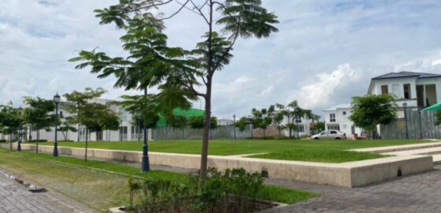 Casa de 4 Dorm. por Estrenar en Preventa – Urb. Aires Norte