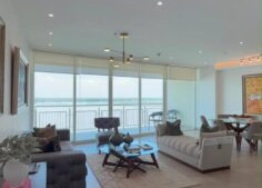 Impecable Departamento de 3 Dorm, con Vista Al Río en Venta, Blue Bay, Isla Mocoli