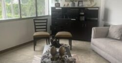 Amplia Casa de 4 Dorm., en Venta en Los Ceibos