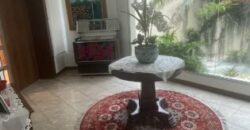 Amplia Casa de 4 Dorm., en Venta en Los Ceibos