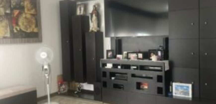 Amplia Casa de 4 Dorm., en Venta en Los Ceibos