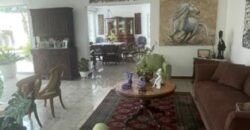 Amplia Casa de 4 Dorm., en Venta en Los Ceibos