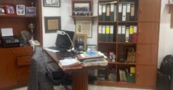 Amplia Casa de 4 Dorm., en Venta en Los Ceibos