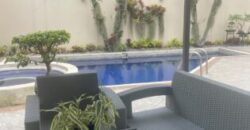 Amplia Casa de 4 Dorm., en Venta en Los Ceibos