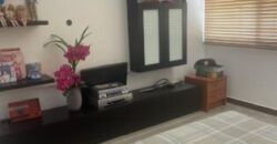 Amplia Casa de 4 Dorm., en Venta en Los Ceibos