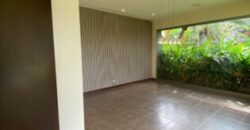 En Venta Casa con 4 Dorm. y Amplio Jardin en Puerto Azul
