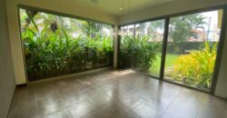 En Venta Casa con 4 Dorm. y Amplio Jardin en Puerto Azul