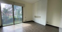 En Venta Casa con 4 Dorm. y Amplio Jardin en Puerto Azul