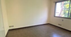 En Venta Casa con 4 Dorm. y Amplio Jardin en Puerto Azul