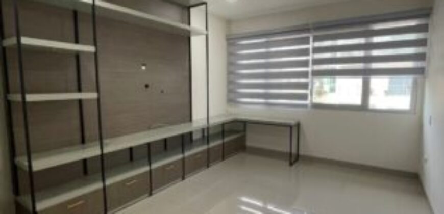 En Venta o Alquiler Amplio Departamento de 3 Dorm Remodelado en Planta Alta en Km. 5 Vía Samborondon