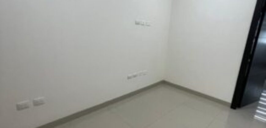 En Venta o Alquiler Amplio Departamento de 3 Dorm Remodelado en Planta Alta en Km. 5 Vía Samborondon