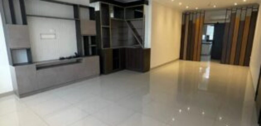 En Venta o Alquiler Amplio Departamento de 3 Dorm Remodelado en Planta Alta en Km. 5 Vía Samborondon
