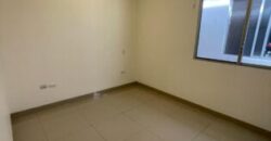 En Venta o Alquiler Amplio Departamento de 3 Dorm Remodelado en Planta Alta en Km. 5 Vía Samborondon